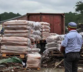 PRF apreende cocaína em caminhão