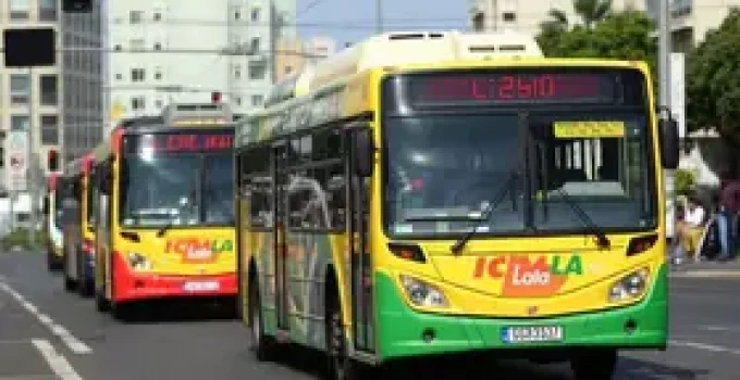 ônibus parados em São Luís