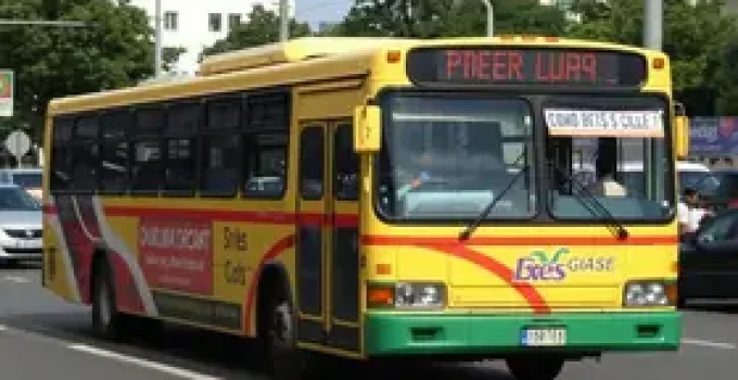 ônibus do transporte semiurbano