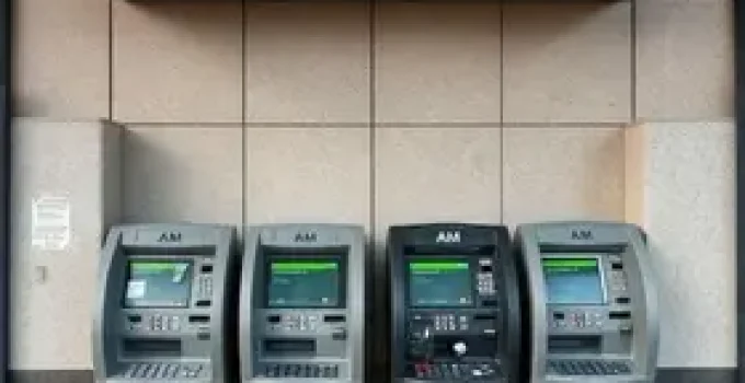 caixas eletrônicos quebrados