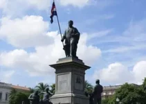 irregularidades em estátua na Avenida Daniel de La Touche