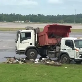 acidente caçamba entulho São Luís