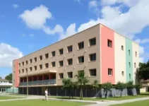 reforma de escola municipal em São Luís